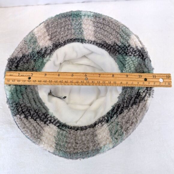 Cozy Koolaburra Sherpa Bucket Hat in Tinted Sage Plaid - Picture 10 of 11